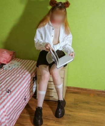 Живу в Москве и готова погрузиться с тобой в мир наслаждения и разврата. 💋
У меня есть все, чтобы сделать нашу встречу незабываемой: фото, отзывы и самые смелые фантазии. Я готова подарить тебе нежность, расслабление и новые эмоции. ⭐️
Мои услуги разнообразны и удовлетворят самые скрытые потребности: классический секс, оральные ласки, эротический массаж или жаркий стриптиз - выбирай, что тебе по вкусу. Со мной ты окунешься в безумное сексуальное приключение. 🔥
Не откладывай свое наслаждение на завтра, звони мне прямо сейчас и получи полный релакс! 💫 Полина